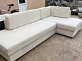 Угловой диван с большими подушками. НЕДОРОГО