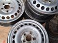 se Vinde 4 Discuri de la t5 t6 r16 la pret de 250 lei bucata
