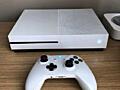 Продам Xbox One S - 1Tb