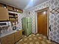 Предлагается к продаже комната в общежитии на среднем этаже. Камната .