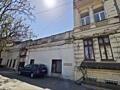 Продам 4-к квартиру 150 м² под бизнес – Асташкина, фасад, центр