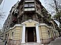Продам три комнаты в коммуне в центре города, ул. Лейтенанта Шмидта.