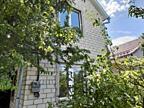 Продам два будинки в одному дворі