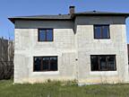 Продам дом в отличном месте под чистовую отделку
