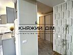 Продається простора 3-кімнатна квартира на 4-му поверсі за адресою: ..