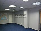 Есть 2 кабинета, и 2 зала, коридор и санузел. Потолок - 2,75м. ...