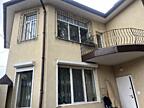 Аренда 2-этажного дома на Таирова, 260 квм, с участком и подвалом
