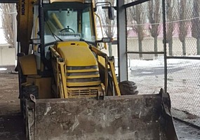 Demolari mecanizate, eсxavator pentru demolari, demolarea cladirilor