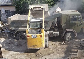 Demolari mecanizate, eсxavator pentru demolari, demolarea cladirilor